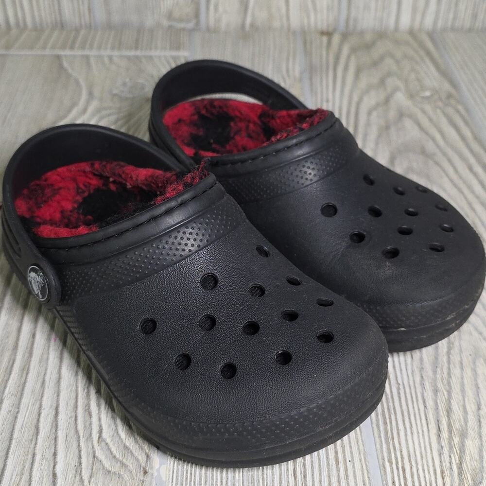CROCS Classic Lined Clogs Black and Red Buffalo Check Fleece Child Size 10 - Picture 9 of 11